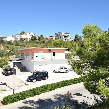 Apartments Zmika Примоштен Экстерьер фото
